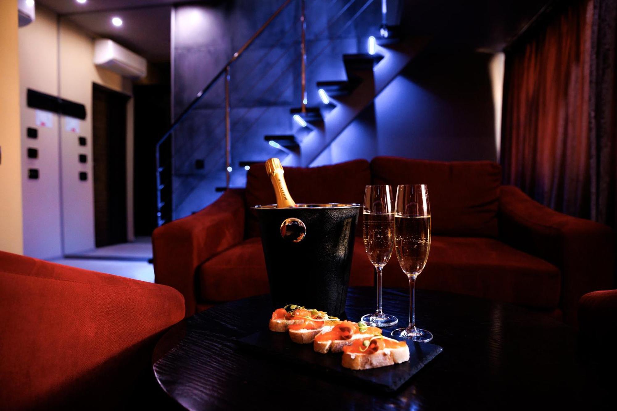 Lh Hotel&Spa Lviv Bagian luar foto